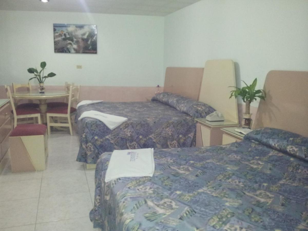 Hotel Diamante Inn Uriangato Exterior photo